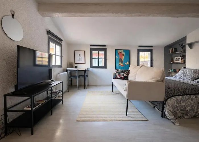 Spacieux Sous Les Toits De *